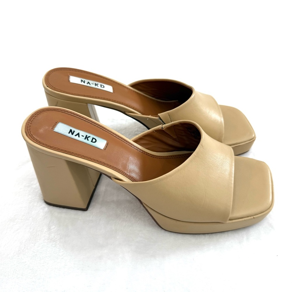 NA-KD Women’s Tan Nude Low Platform Mules Block Heel Open Toe Sandals Size 10.5